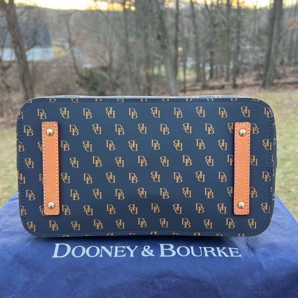 DOONEY AND BOURKE BLAKELY CELESTE SIGNATURE LOGO SATCHEL - Picture 5 of 12